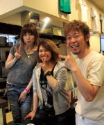 201208_aji_staff.jpg
