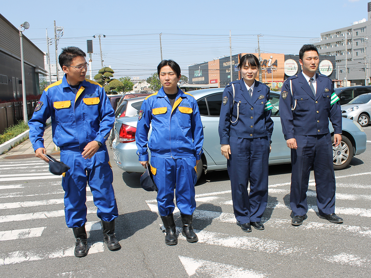 船橋警察署が交通事故捜査に新しい制服を導入、県内で初めての試験的 ...