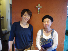 店長の宇田川さん（左）